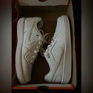 Size 7 forces never worn